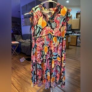 crown & ivy Vibrant Leaf Print Maxi Dress